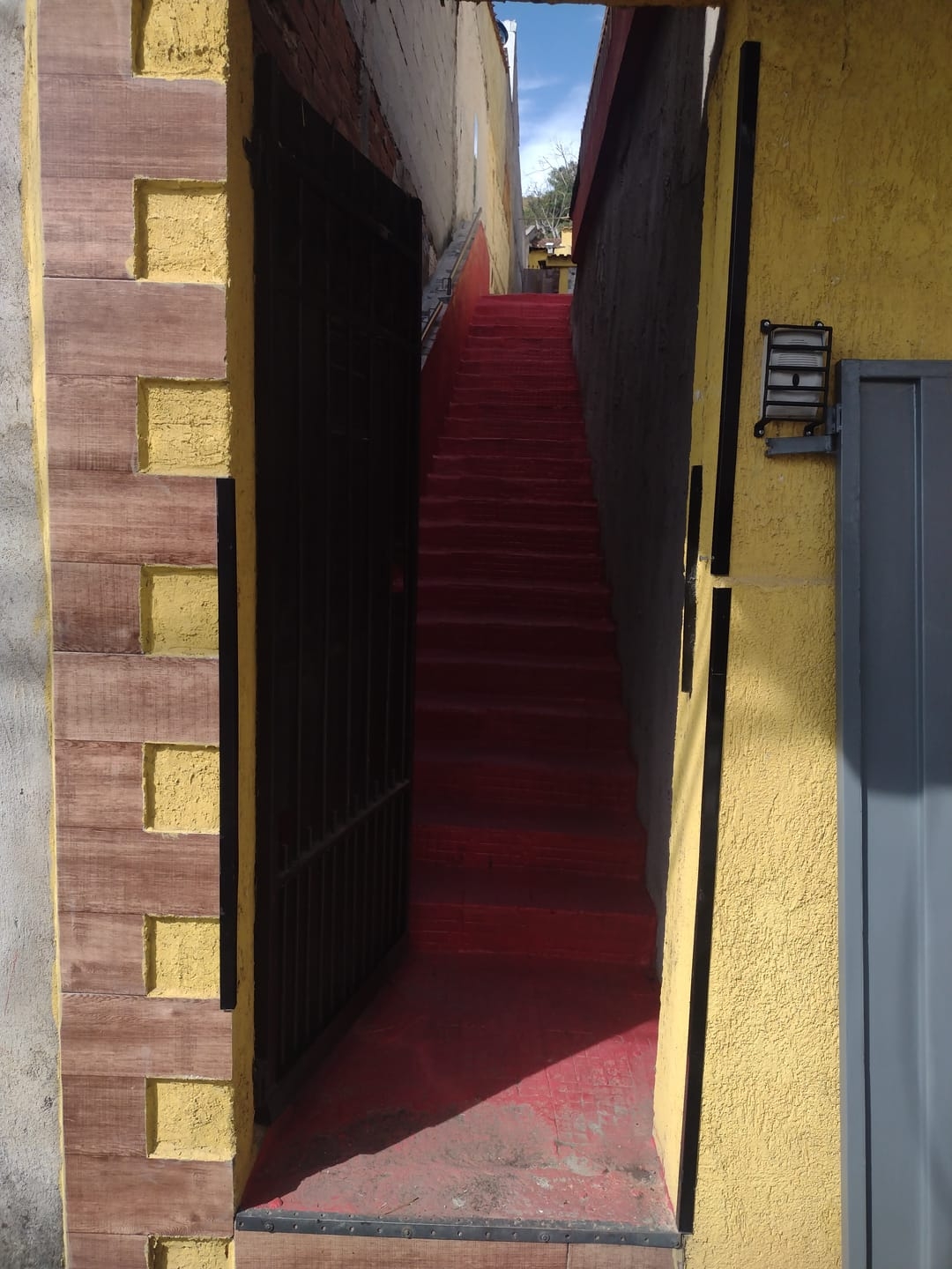 Sobrado à venda e aluguel com 3 quartos, 210m² - Foto 2
