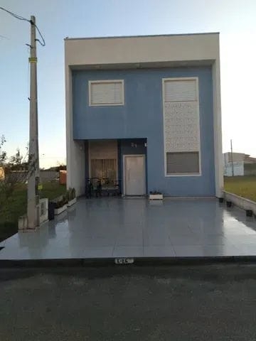 Casa de Condomínio à venda com 5 quartos, 198m² - Foto 1