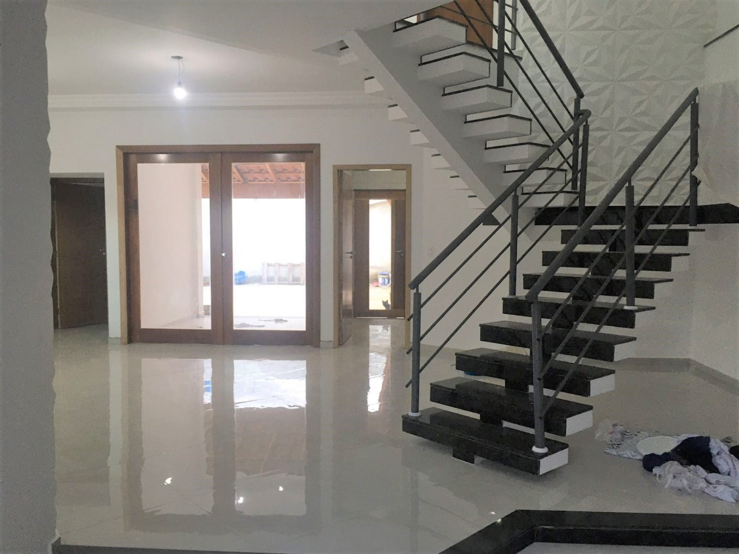 Sobrado à venda com 3 quartos, 240m² - Foto 2