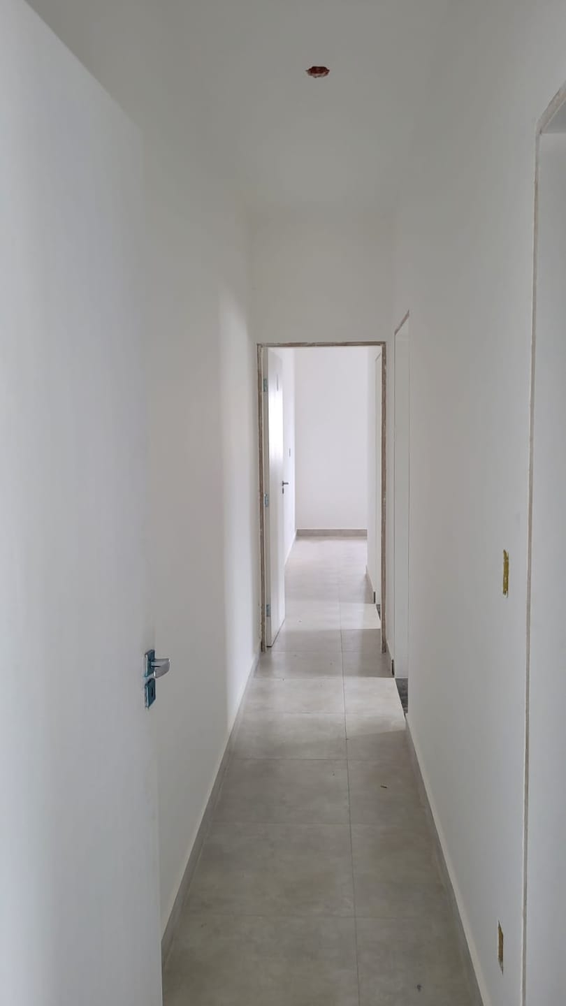 Casa à venda com 2 quartos, 60m² - Foto 4