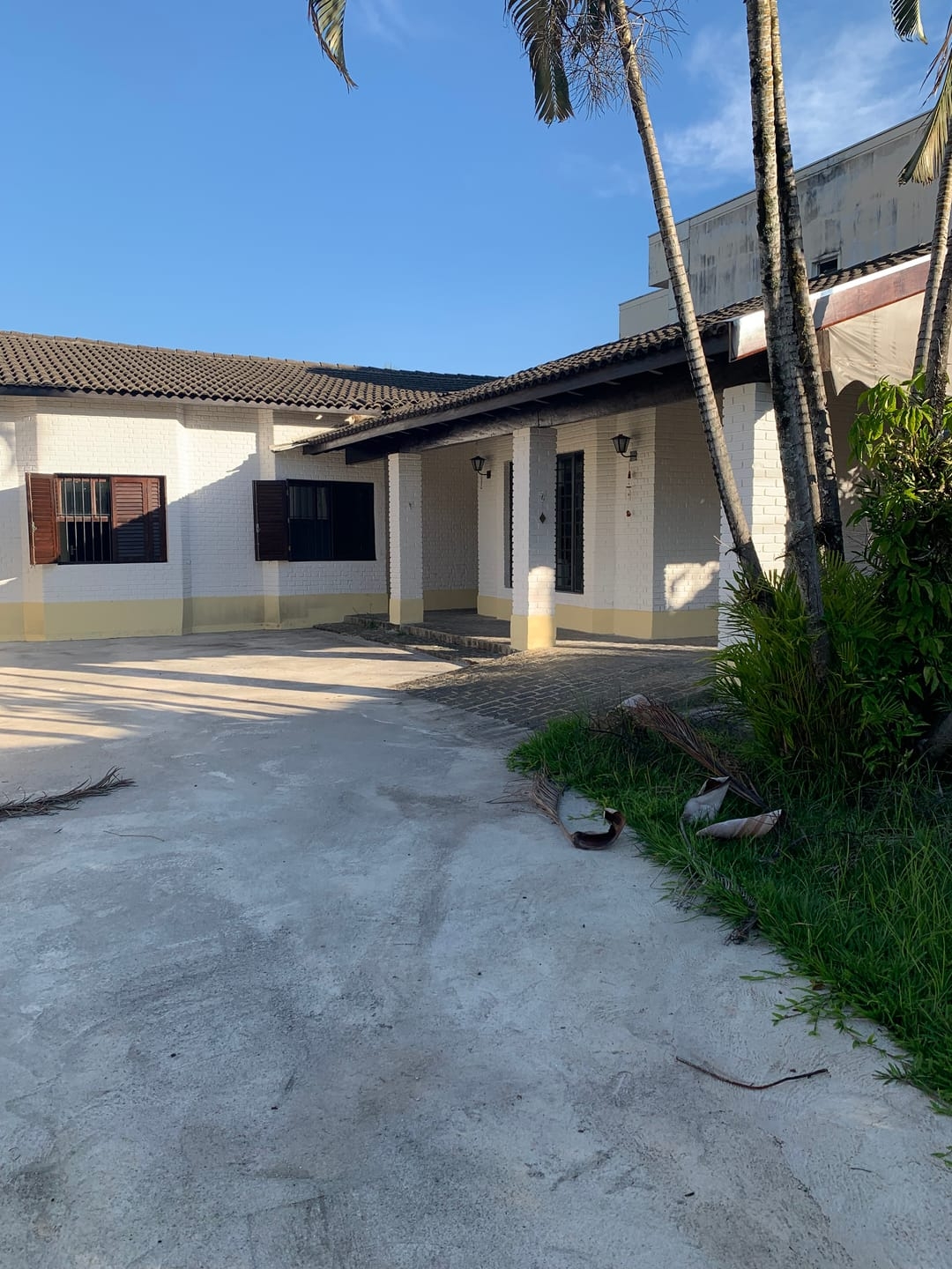 Casa à venda e aluguel com 3 quartos, 154m² - Foto 1