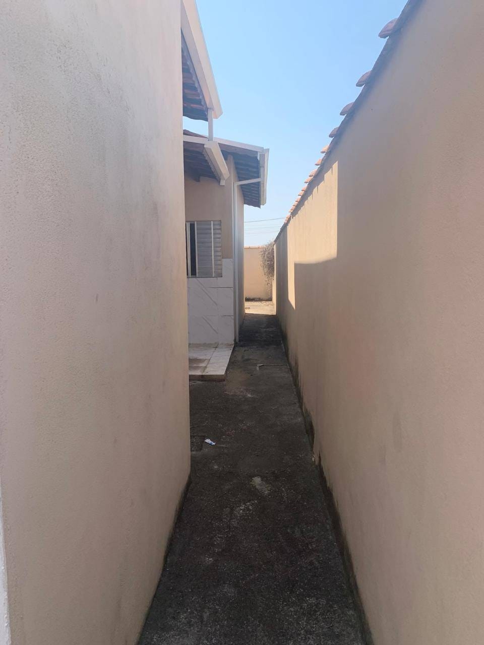 Casa à venda com 2 quartos, 60m² - Foto 2