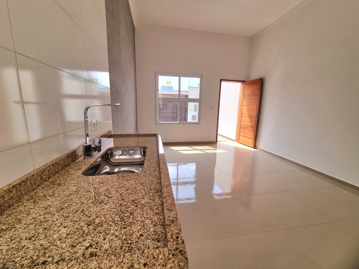 Casa à venda com 2 quartos, 72m² - Foto 4