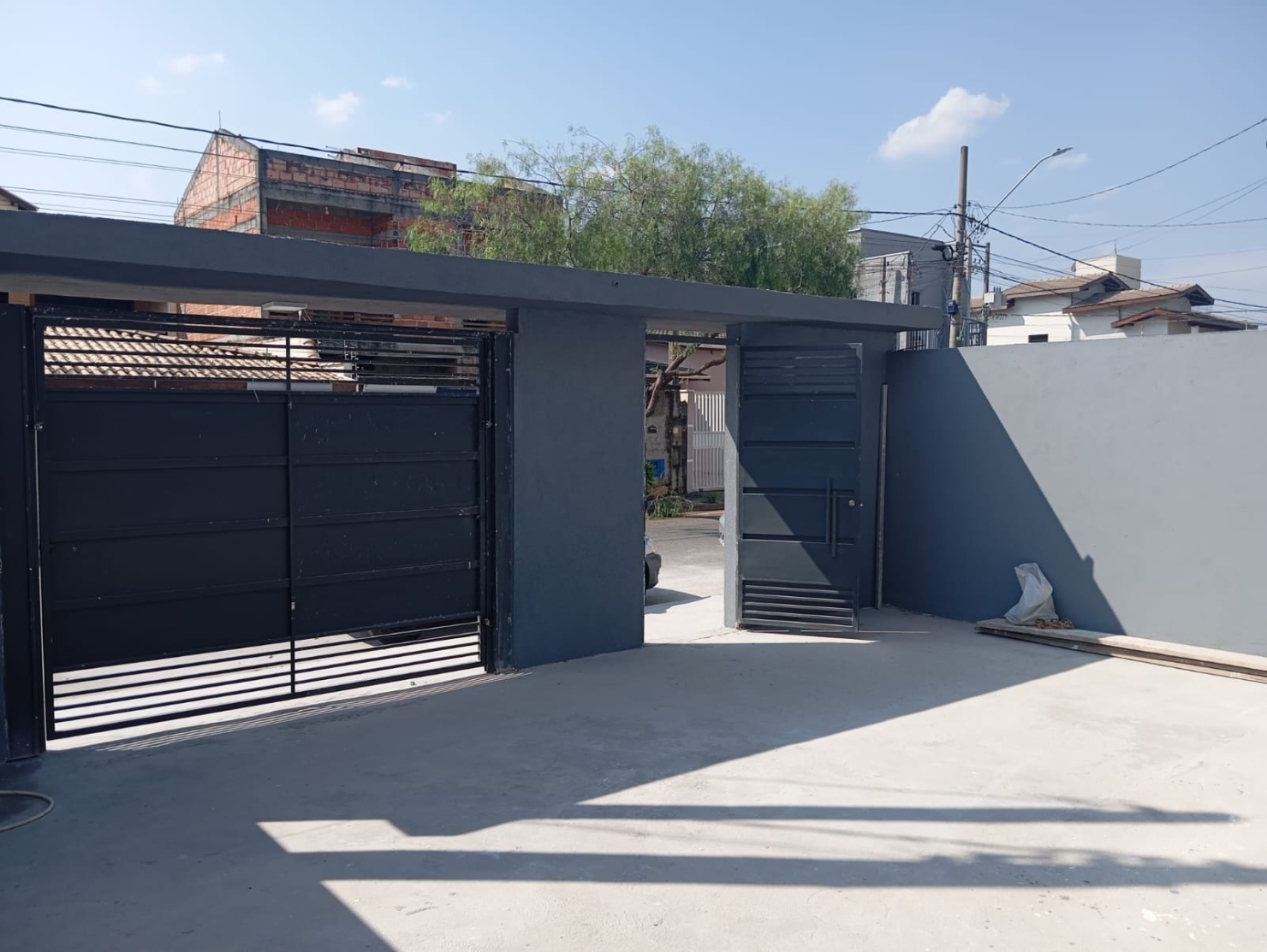 Casa à venda com 3 quartos, 200m² - Foto 1