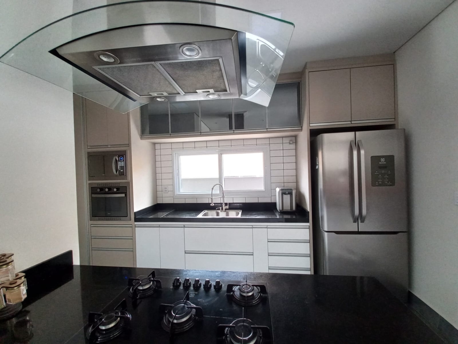 Casa de Condomínio à venda com 3 quartos, 221m² - Foto 4