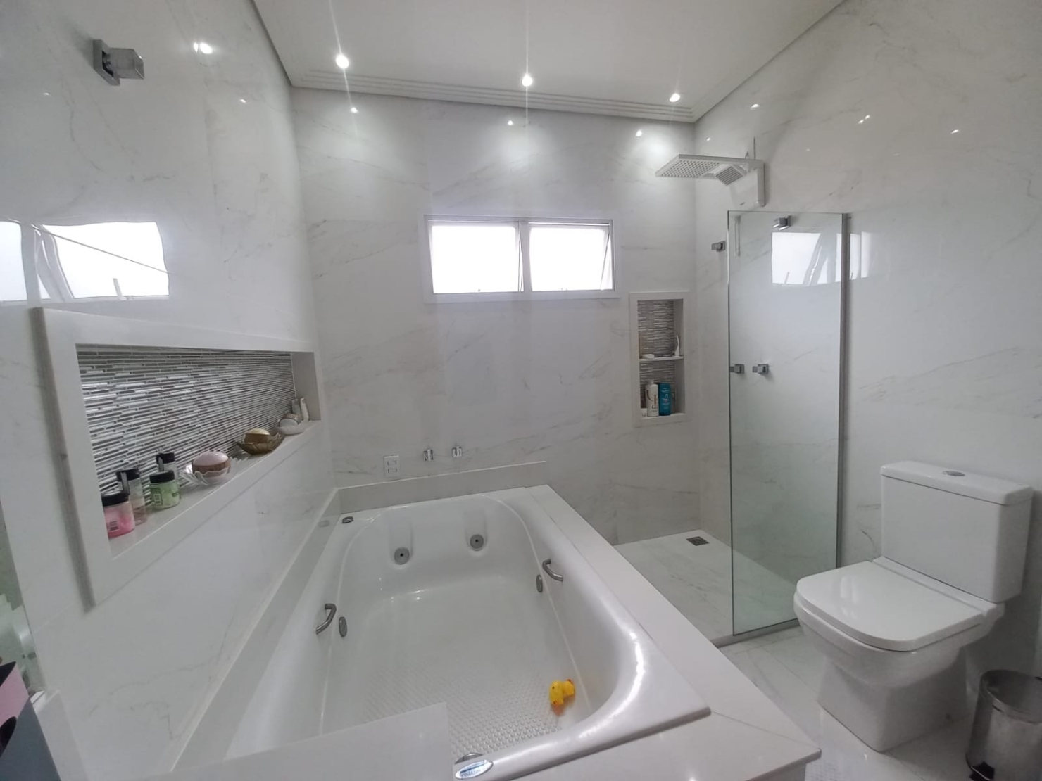 Casa de Condomínio à venda com 3 quartos, 221m² - Foto 17