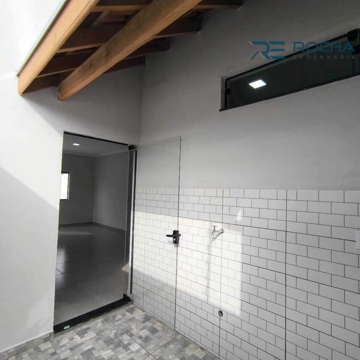Casa à venda com 2 quartos, 65m² - Foto 9