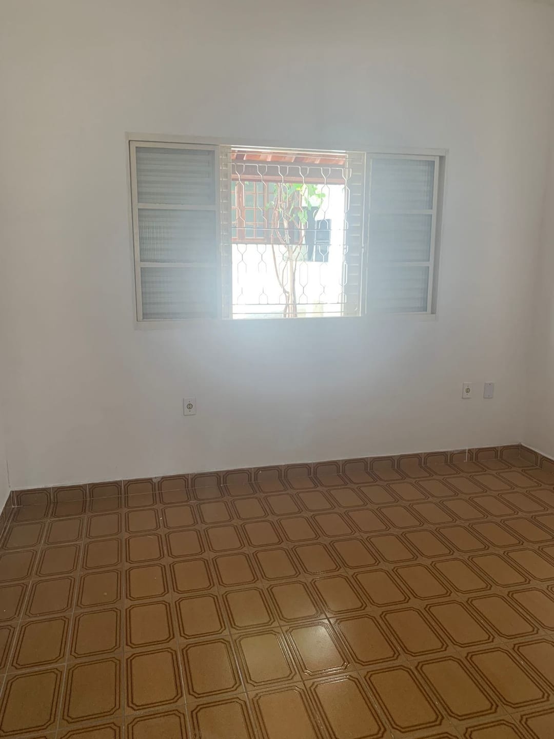 Casa para alugar com 5 quartos, 200m² - Foto 1
