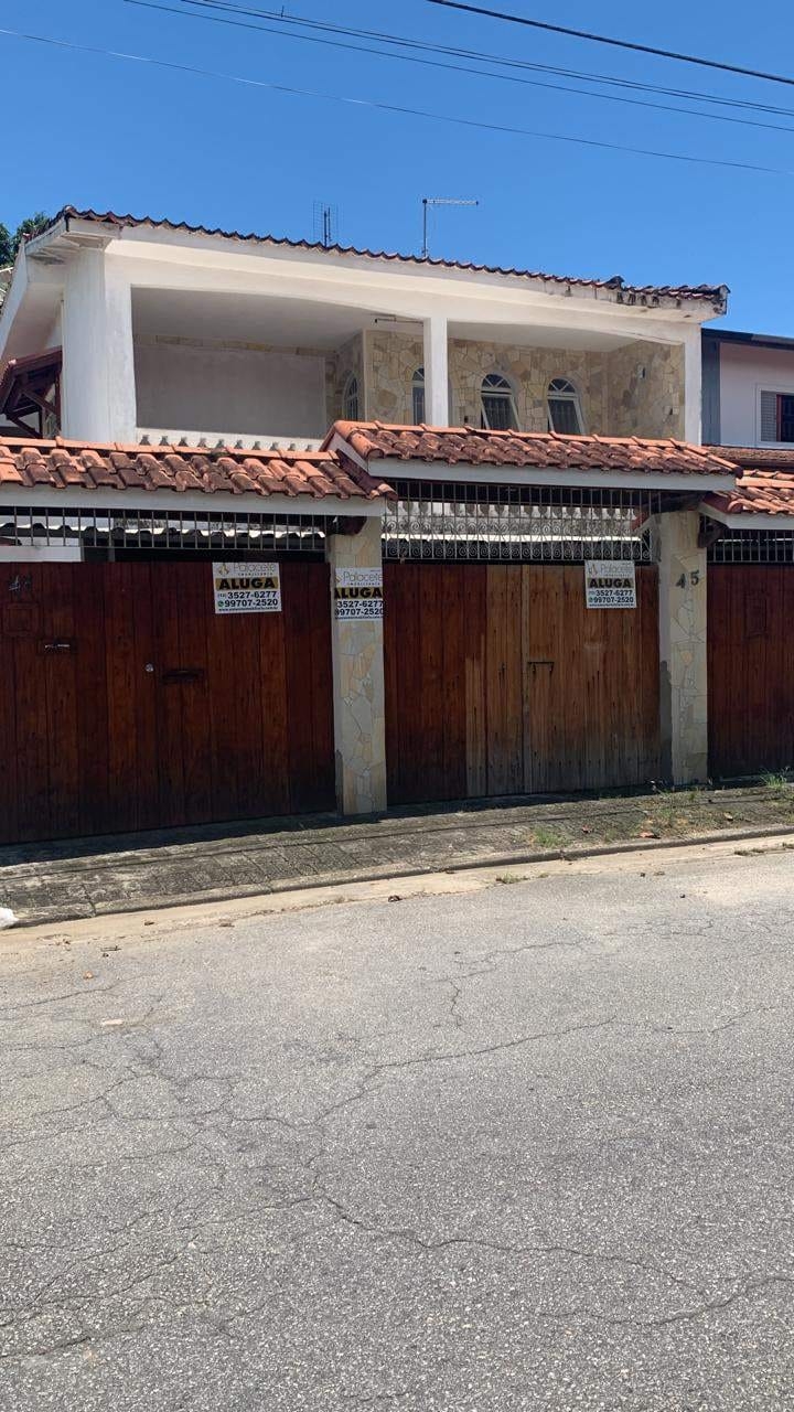 Casa para alugar com 5 quartos, 200m² - Foto 3