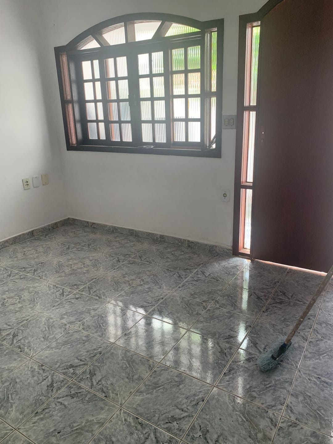 Casa para alugar com 5 quartos, 200m² - Foto 12