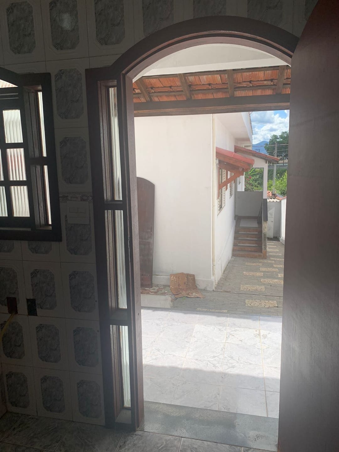 Casa para alugar com 5 quartos, 200m² - Foto 13