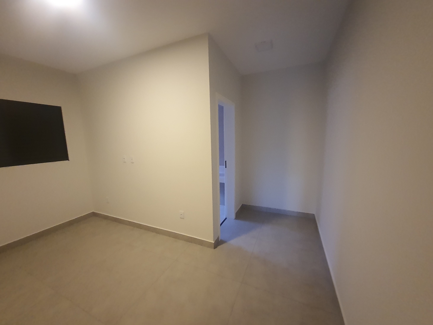 Casa à venda com 3 quartos, 100m² - Foto 2