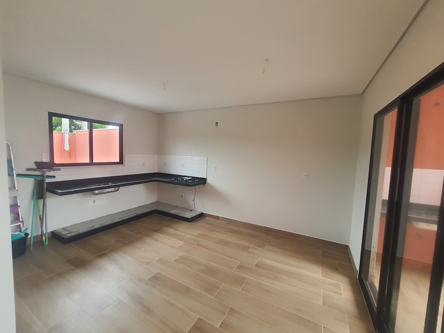 Casa à venda com 3 quartos, 100m² - Foto 3