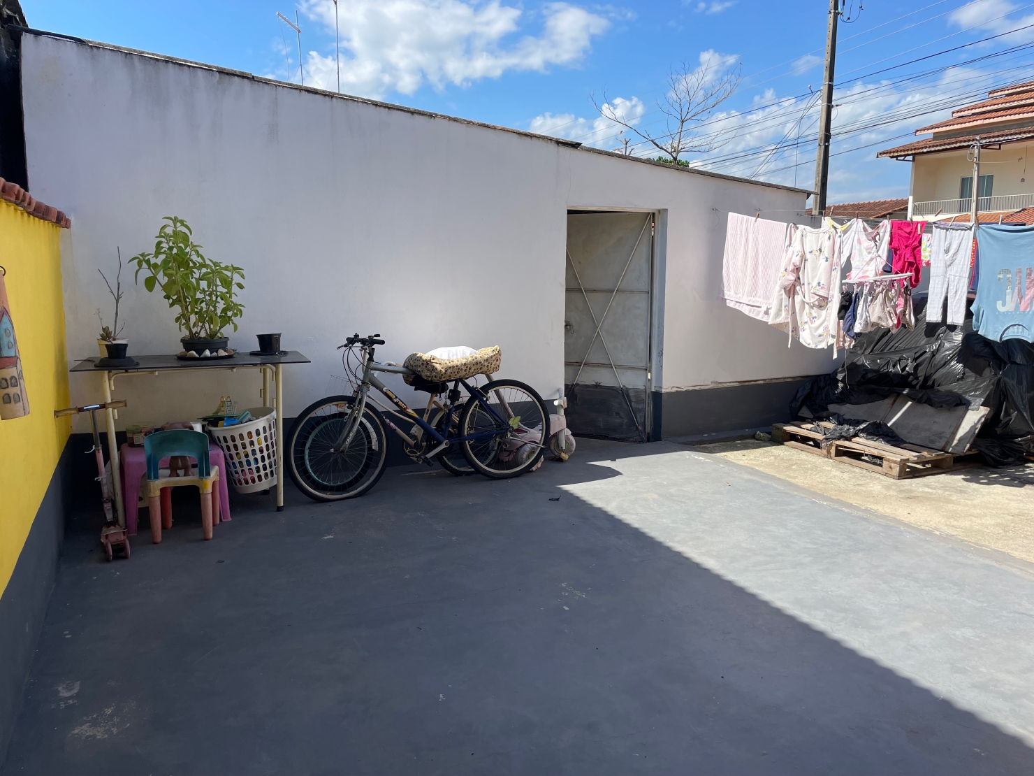 Casa à venda com 3 quartos, 80m² - Foto 1
