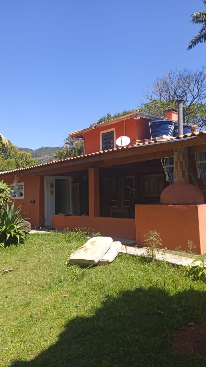 Chácara à venda com 4 quartos, 300m² - Foto 2