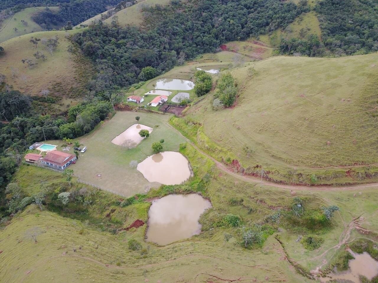 Fazenda, 242 hectares - Foto 1
