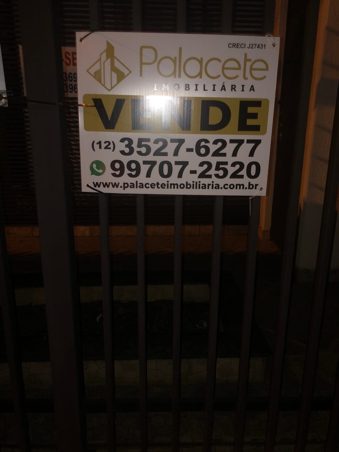 Casa à venda com 3 quartos, 140m² - Foto 1