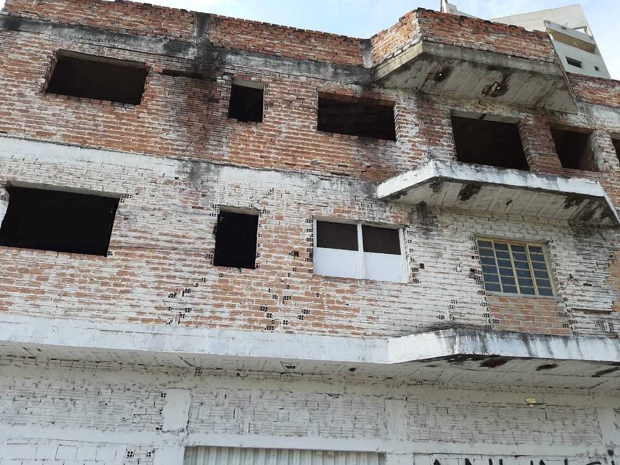 Prédio Inteiro - Foto 2