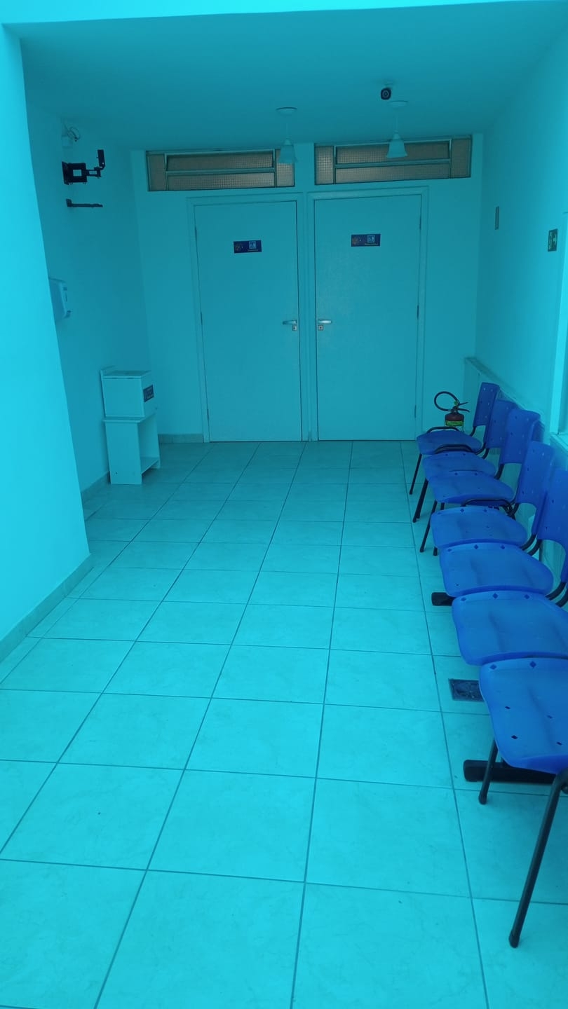 Casa à venda com 4 quartos, 117m² - Foto 1
