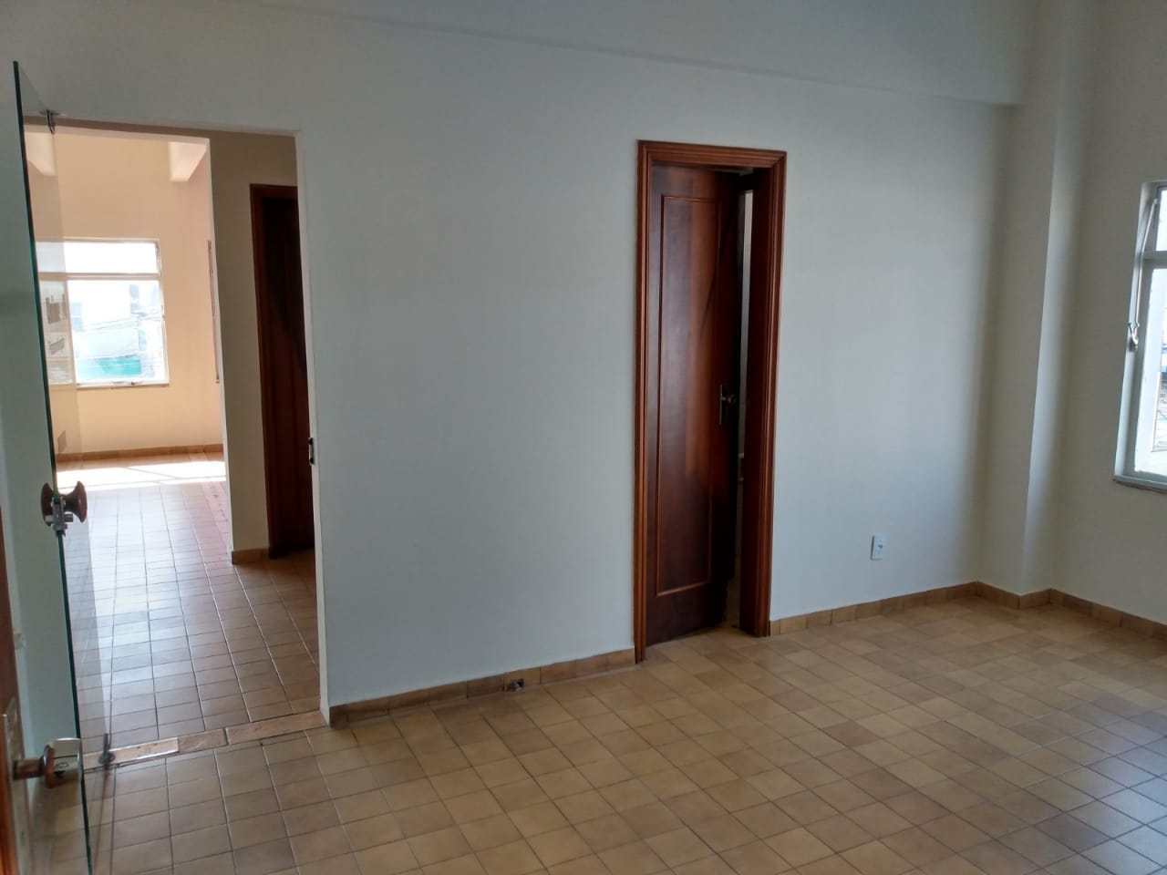 Sala-Conjunto, 200 m² - Foto 1