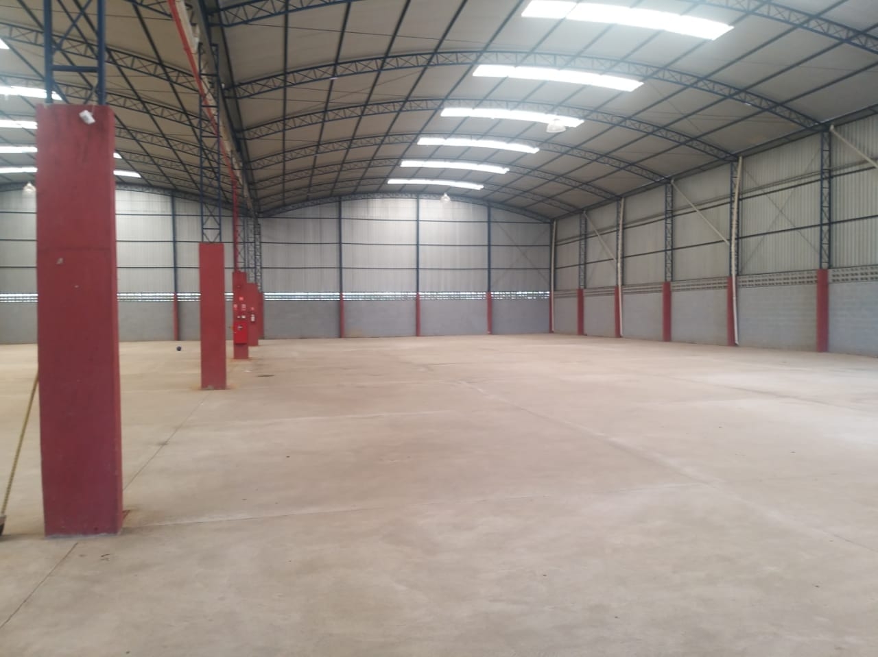 Depósito-Galpão, 2200 m² - Foto 2