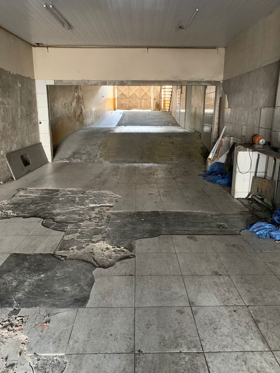 Depósito-Galpão-Armazém à venda e aluguel, 734m² - Foto 4
