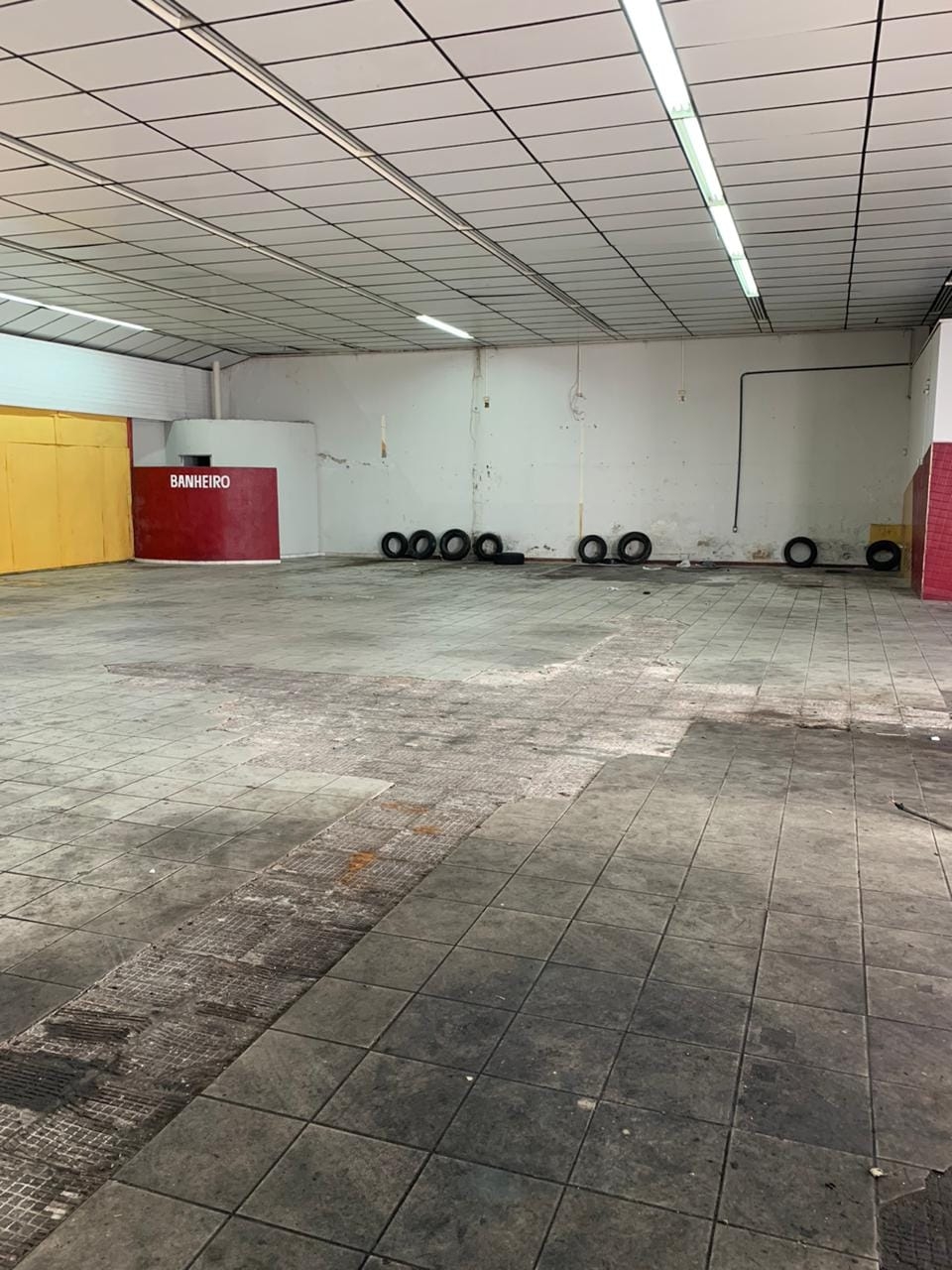 Depósito-Galpão-Armazém à venda e aluguel, 734m² - Foto 22