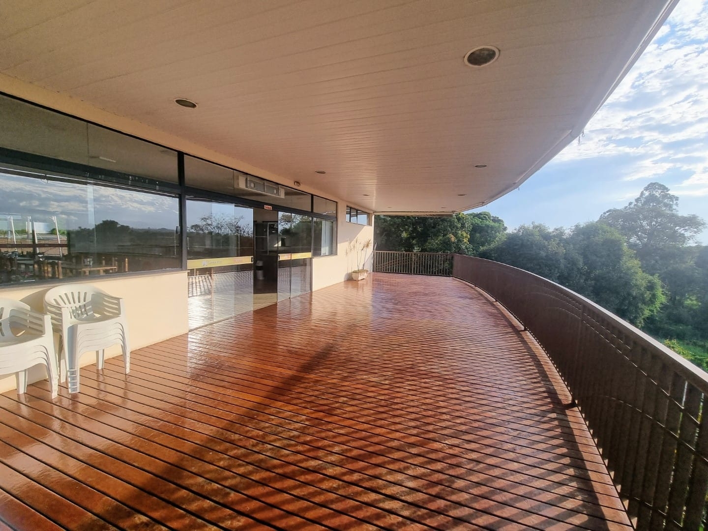 Prédio Inteiro para alugar, 250m² - Foto 2