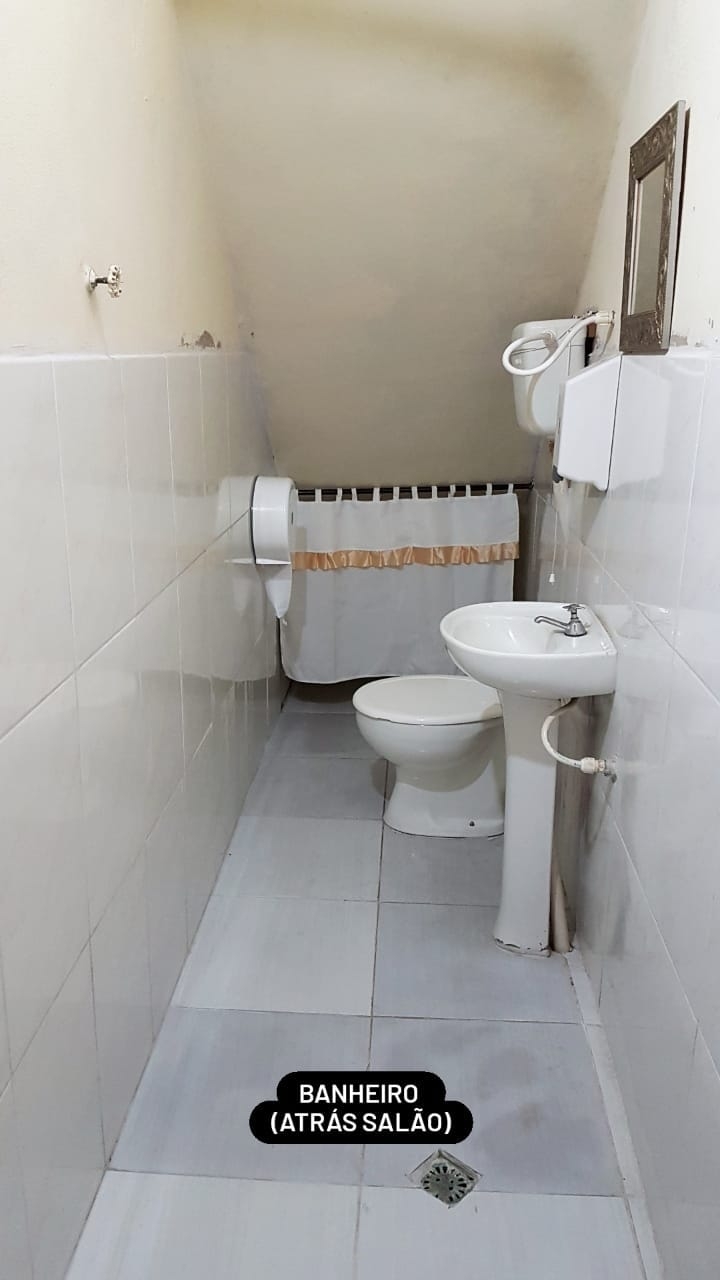 Casa à venda com 3 quartos, 376m² - Foto 2