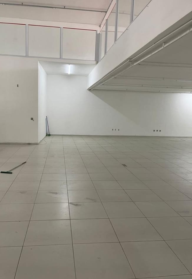 Loja-Salão, 1460 m² - Foto 1