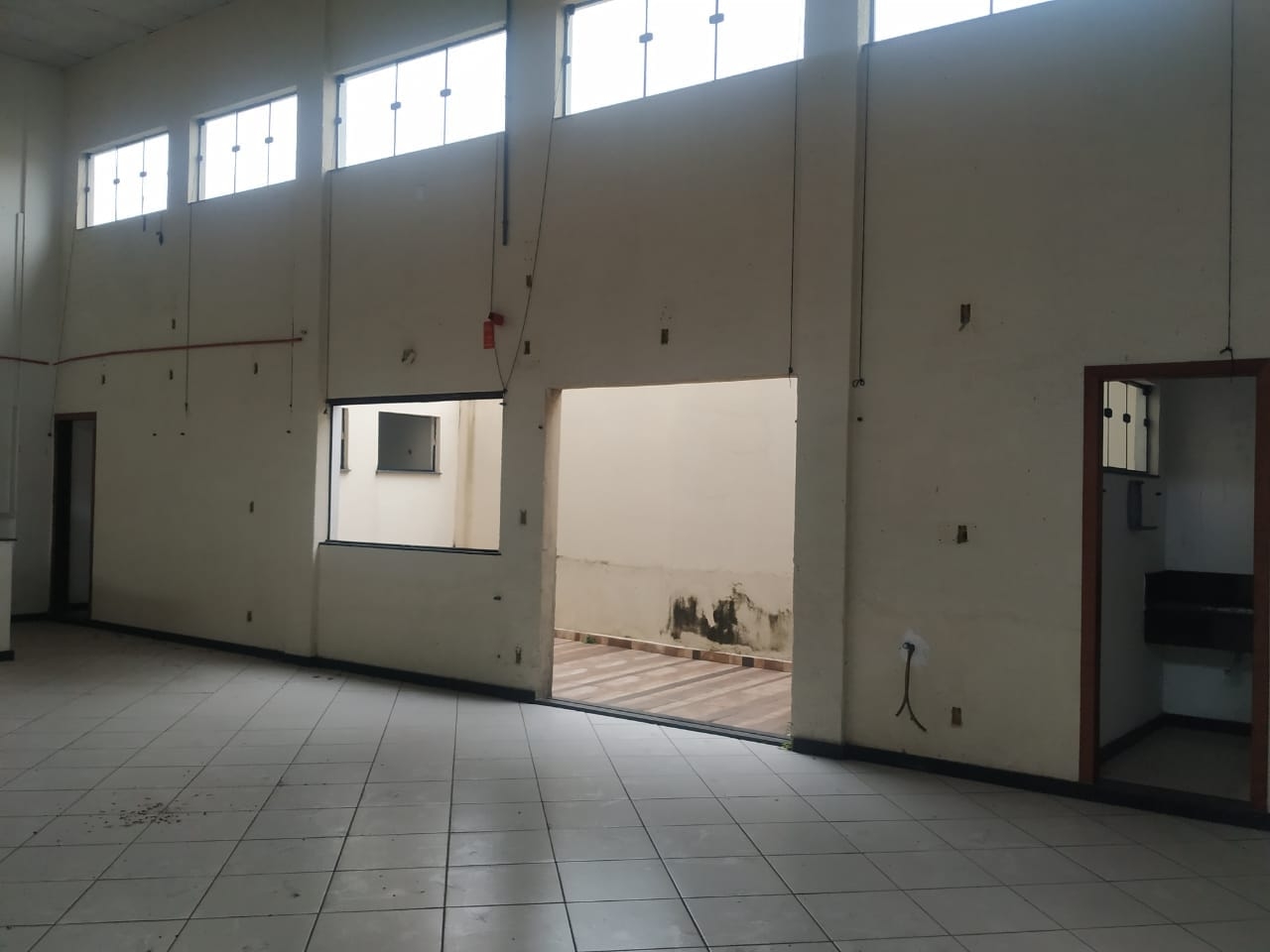 Prédio Inteiro para alugar, 1200m² - Foto 18