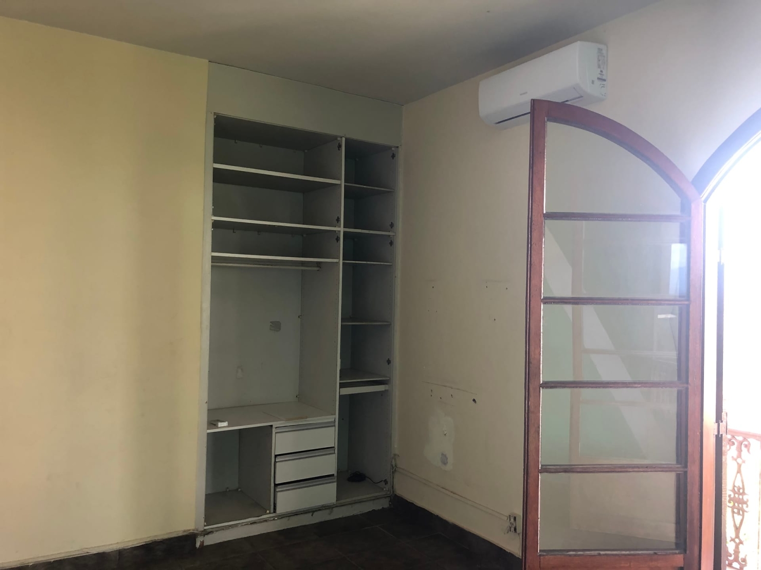 Casa à venda com 4 quartos, 462m² - Foto 1