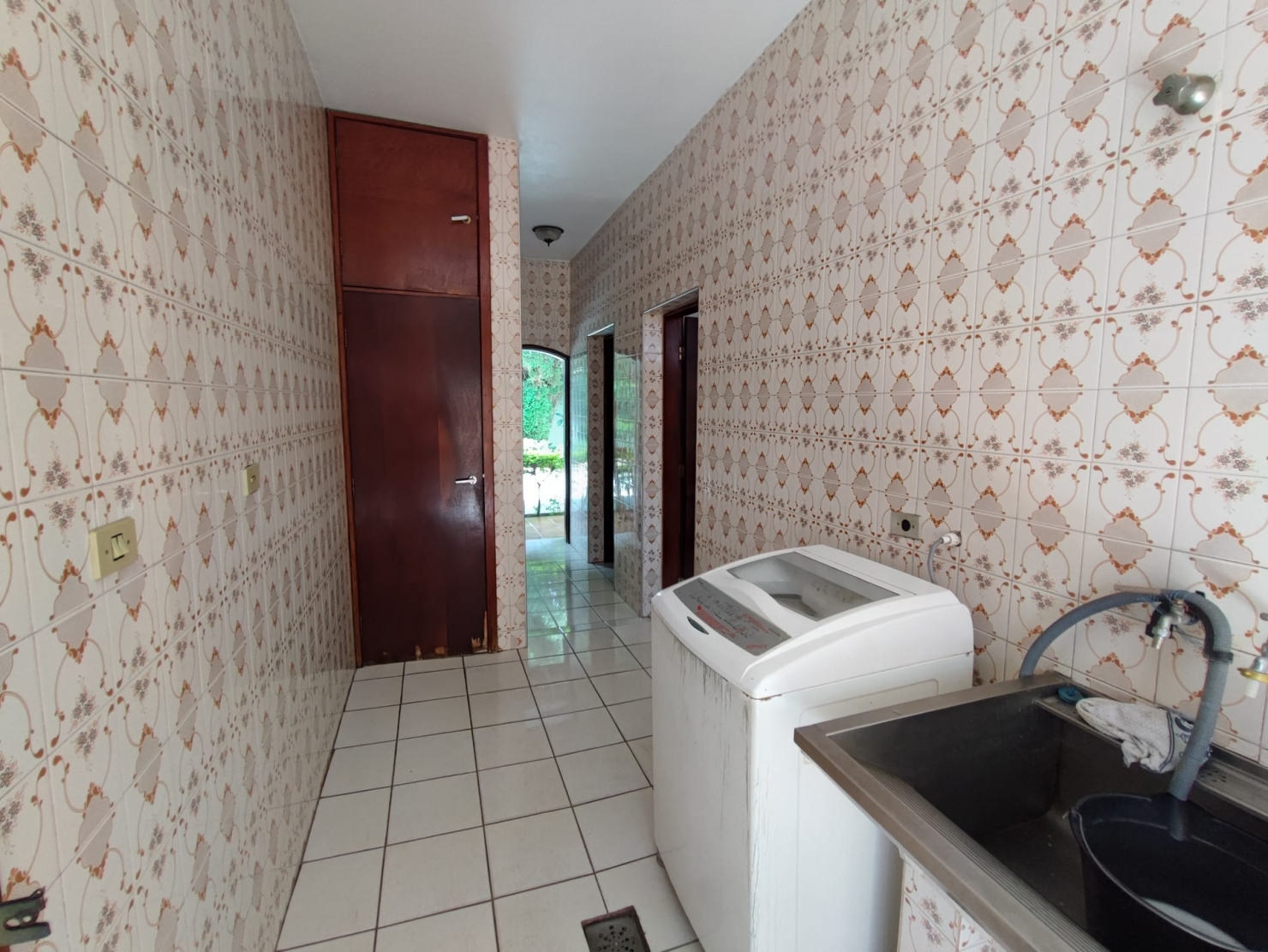 Casa à venda e aluguel com 4 quartos, 400m² - Foto 9