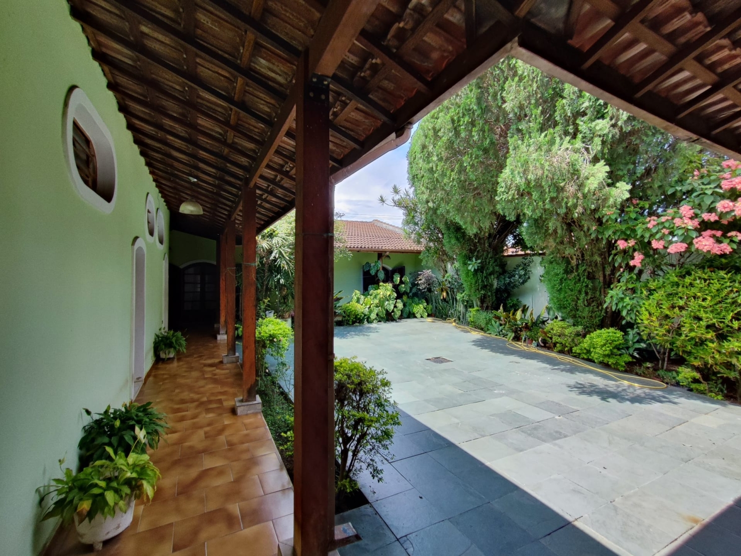 Casa à venda e aluguel com 4 quartos, 400m² - Foto 24
