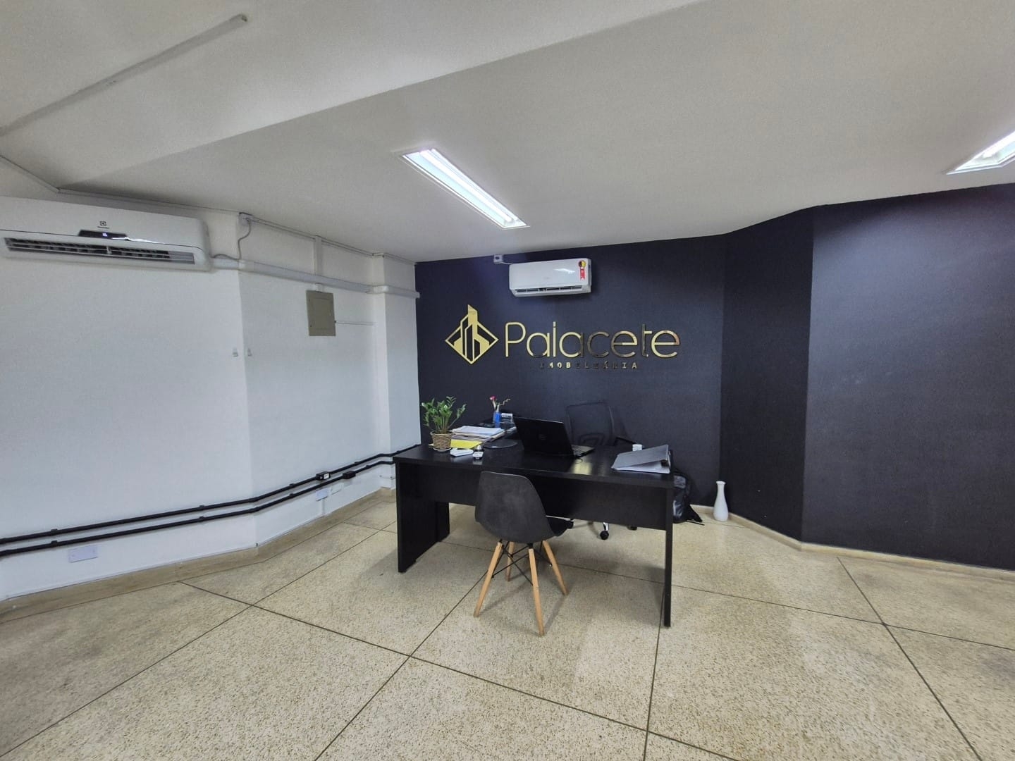 Loja-Salão à venda, 200m² - Foto 1