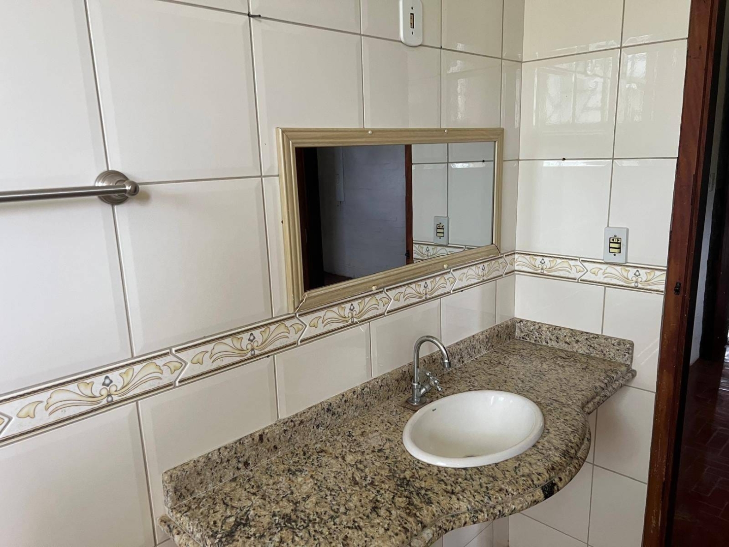 Chácara à venda com 4 quartos, 300m² - Foto 11