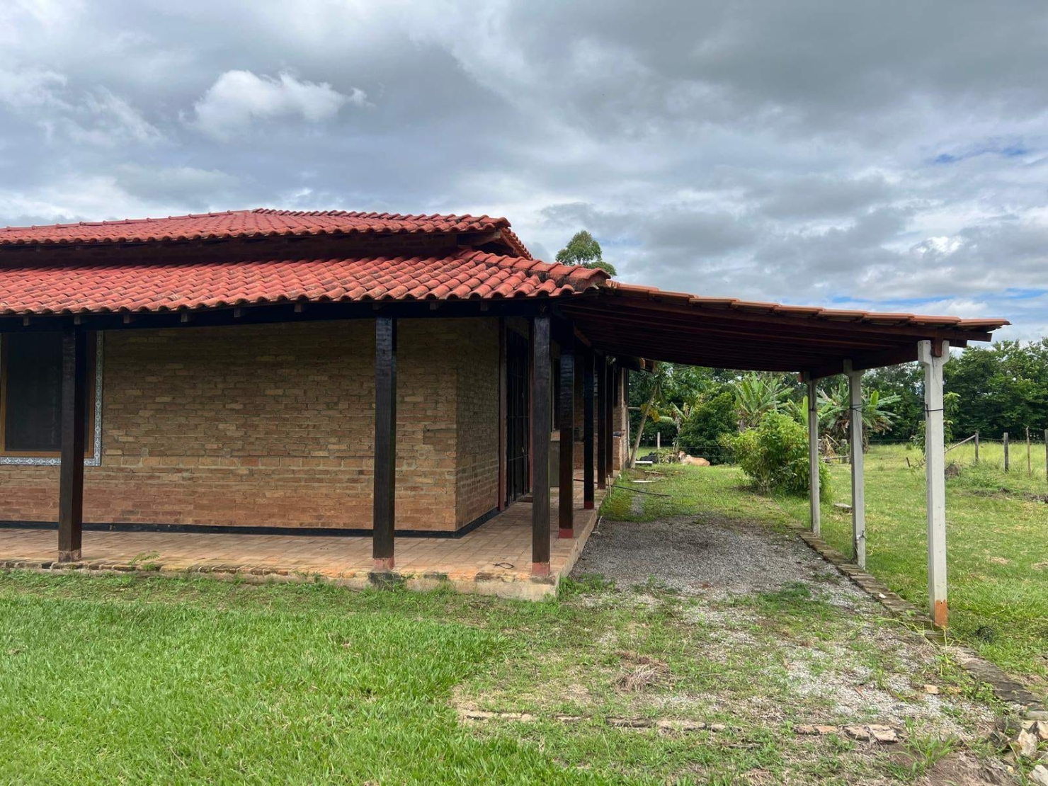 Chácara à venda com 4 quartos, 300m² - Foto 4