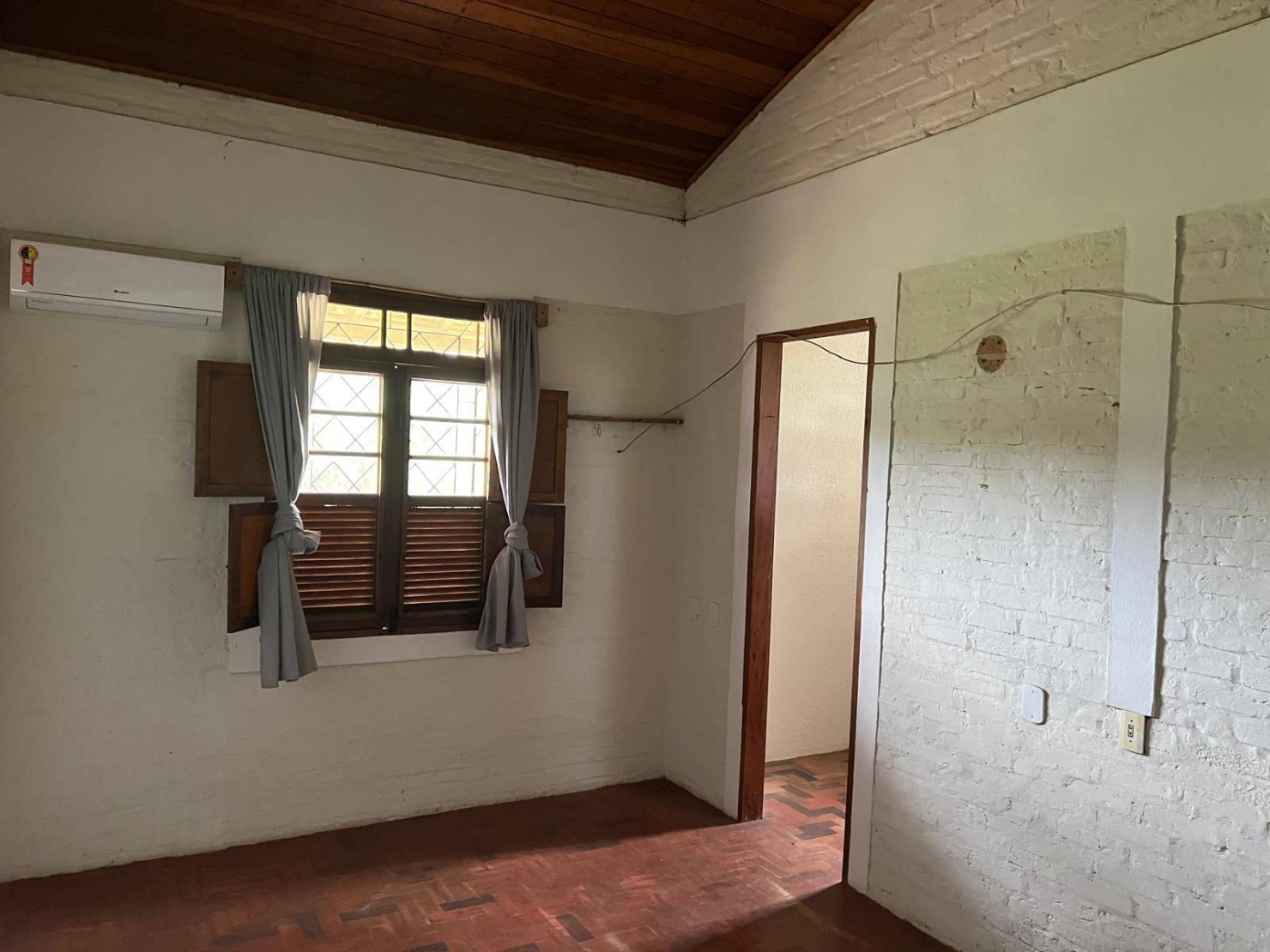Chácara à venda com 4 quartos, 300m² - Foto 13