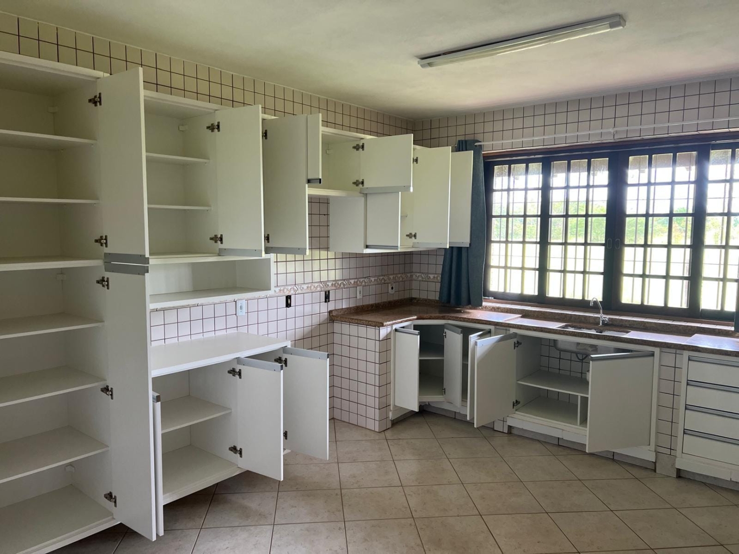 Chácara à venda com 4 quartos, 300m² - Foto 28