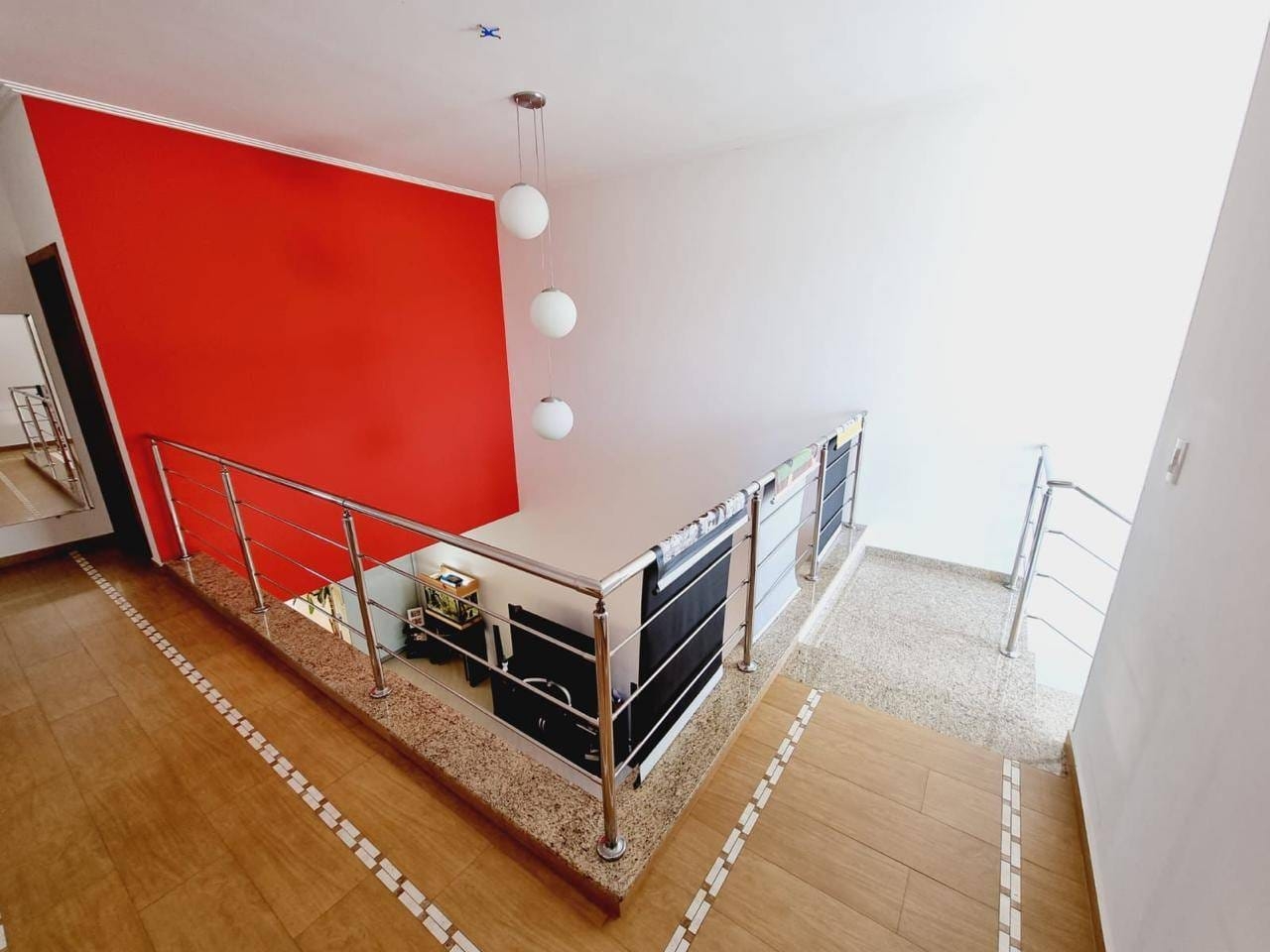 Sobrado à venda com 4 quartos, 255m² - Foto 1