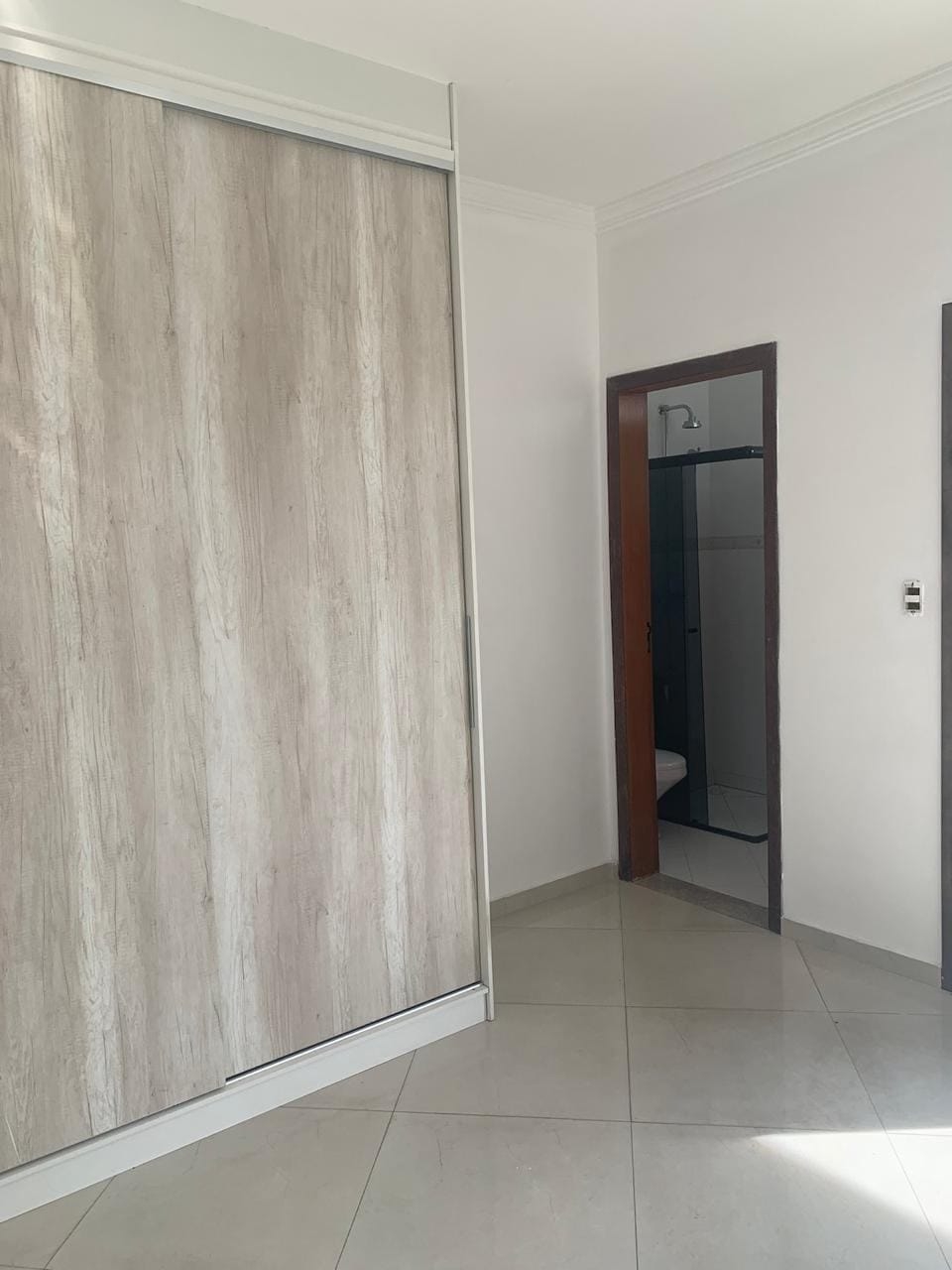 Sobrado à venda com 3 quartos, 211m² - Foto 1