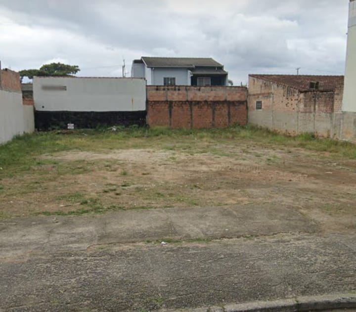 Terreno à venda com 1 quarto, 300m² - Foto 1