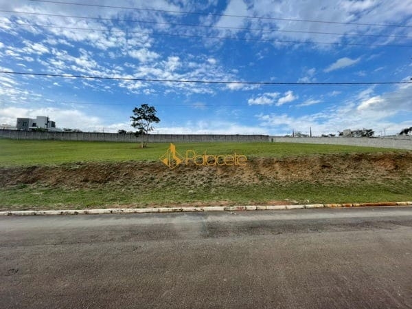 Terreno à venda, 2000m² - Foto 1