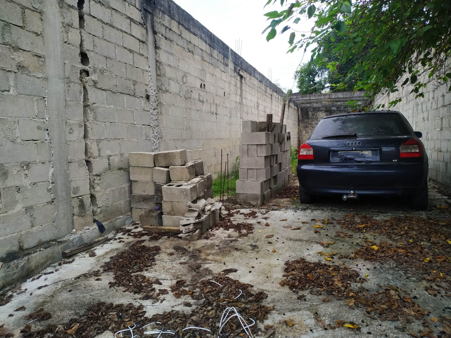 Terreno à venda e aluguel, 150m² - Foto 1