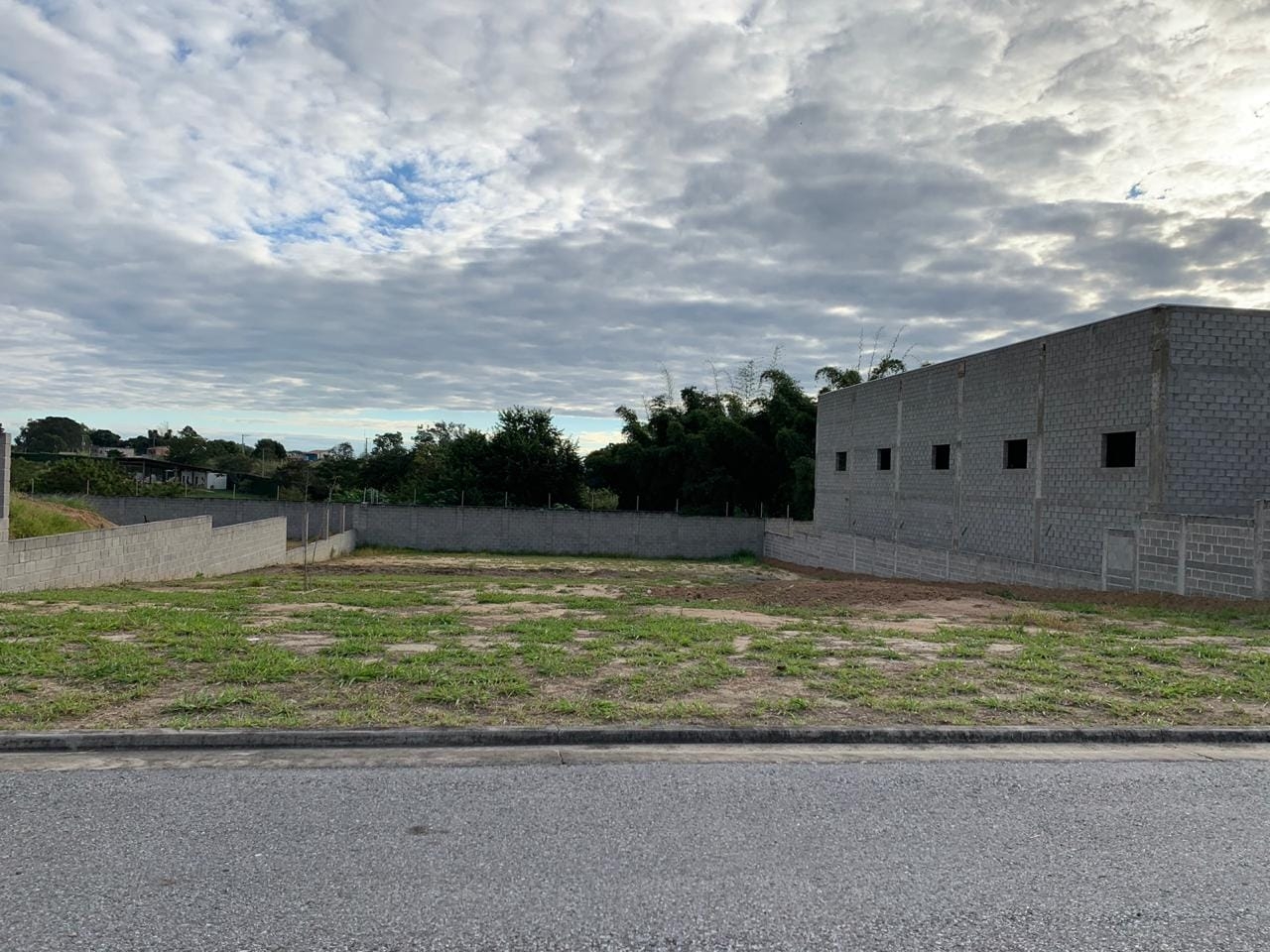 Terreno à venda, 1200m² - Foto 1