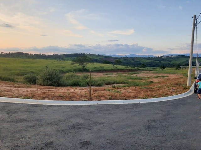 Terreno à venda, 350m² - Foto 1