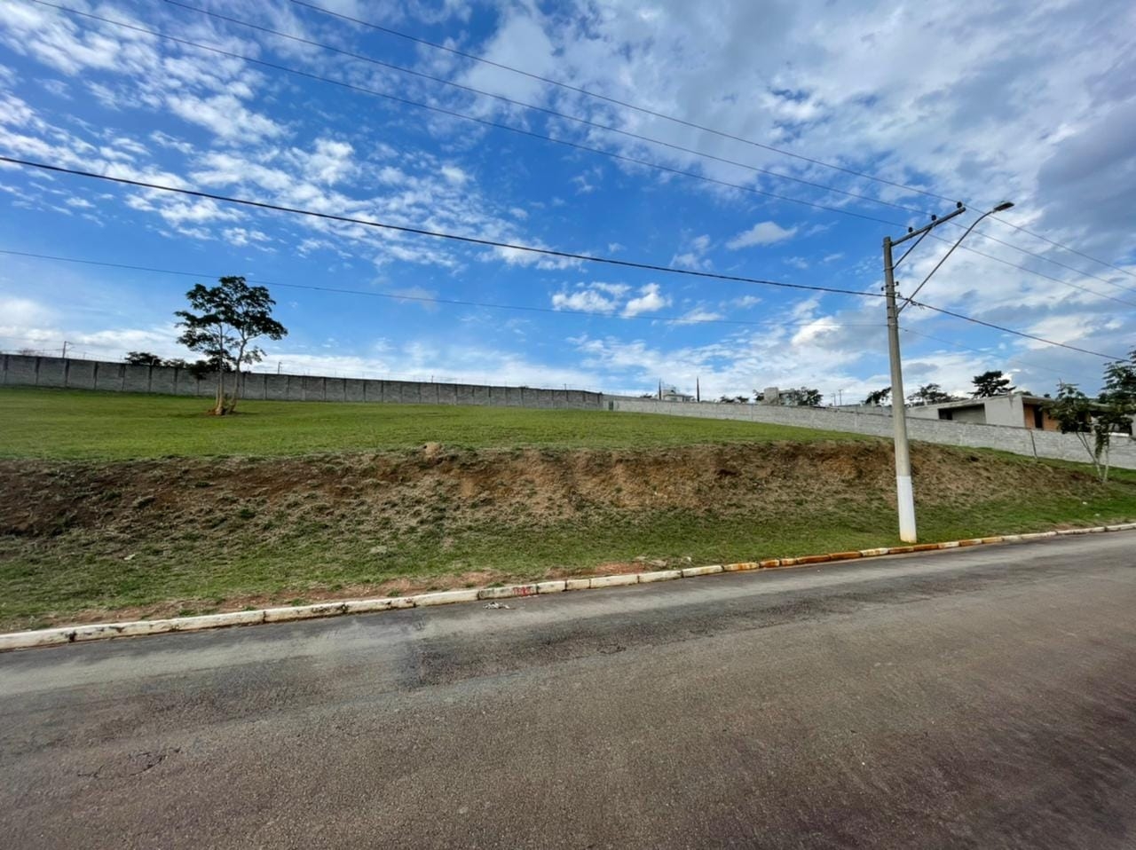 Terreno à venda, 2070m² - Foto 1