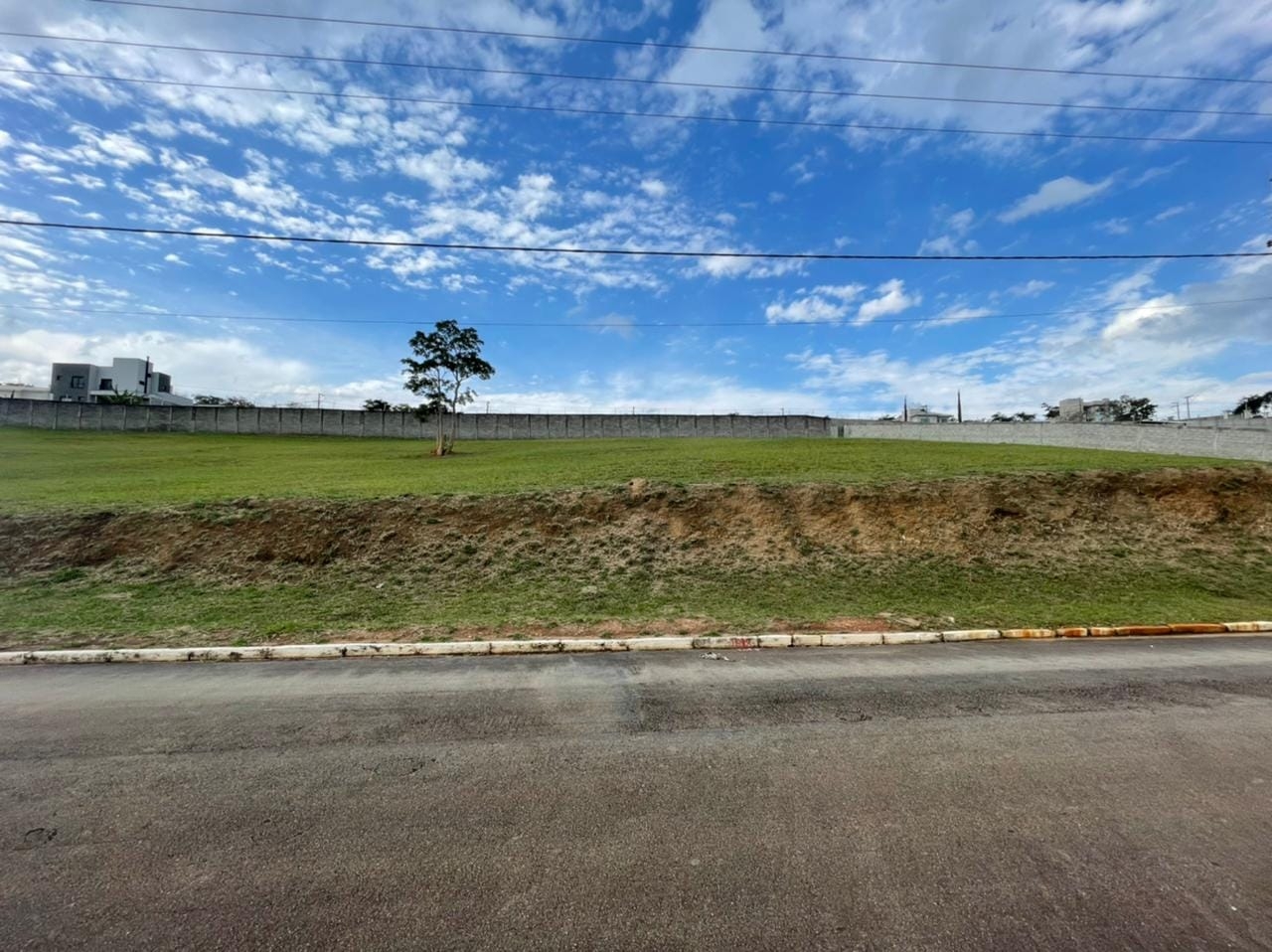 Terreno à venda, 2070m² - Foto 2