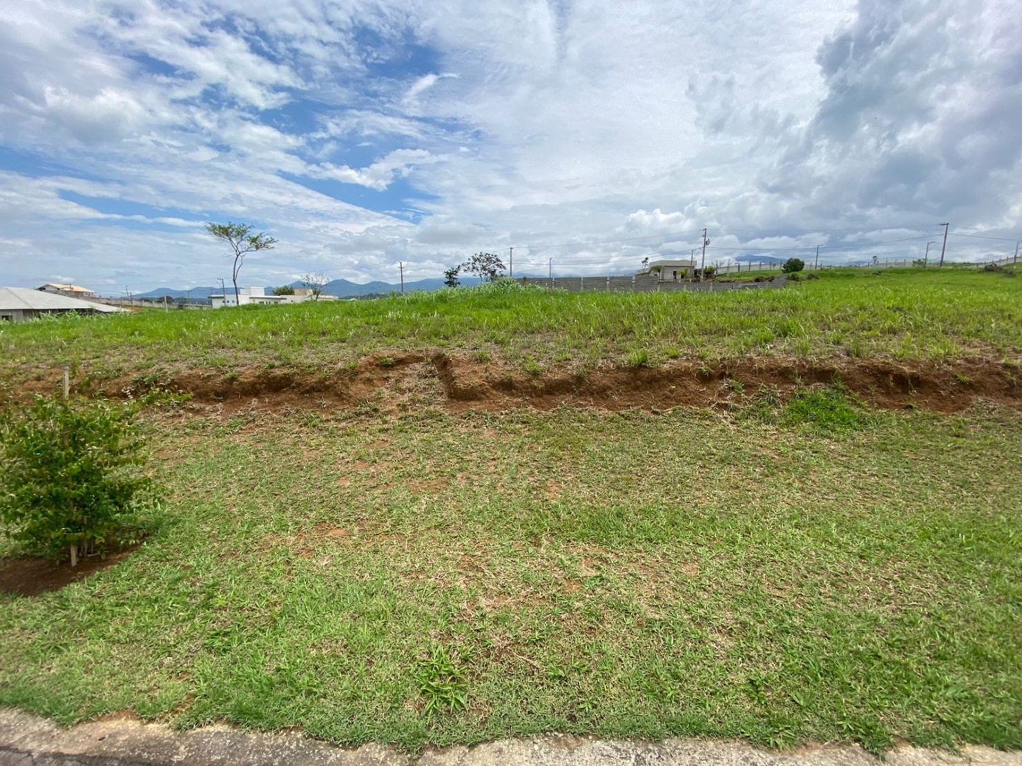 Terreno à venda, 1000m² - Foto 2