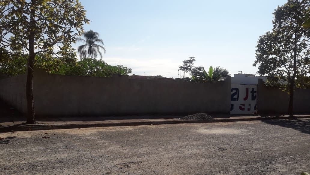 Terreno à venda e aluguel, 750m² - Foto 4